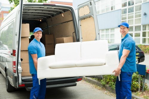 Self storage facility options in Totteridge for homes and businesses