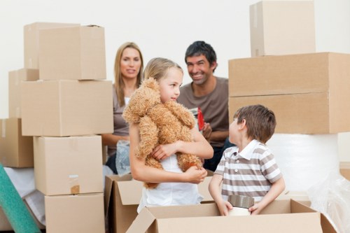 Packing a mobile storage unit in Totteridge